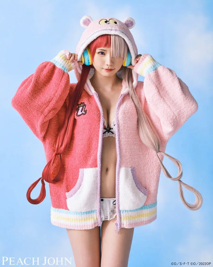 One Piece Enako se viste como Uta Nami y Robin 5