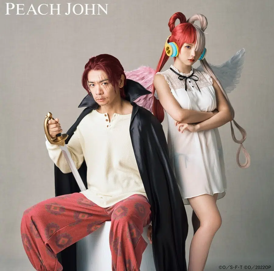 One Piece Enako se viste como Uta Nami y Robin